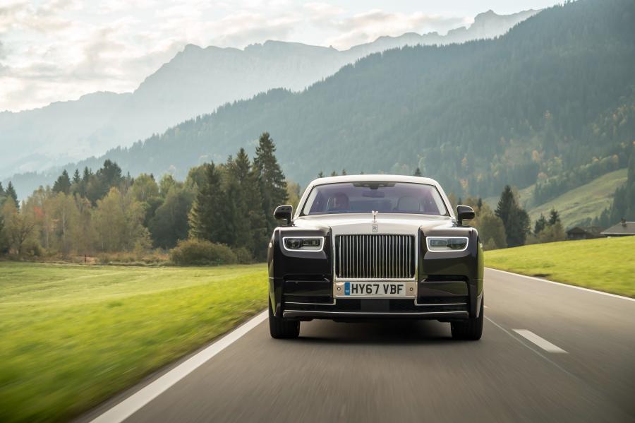  Rolls-Royce Phantom EWB 2017 года  (UK) (фото 11 из 40)